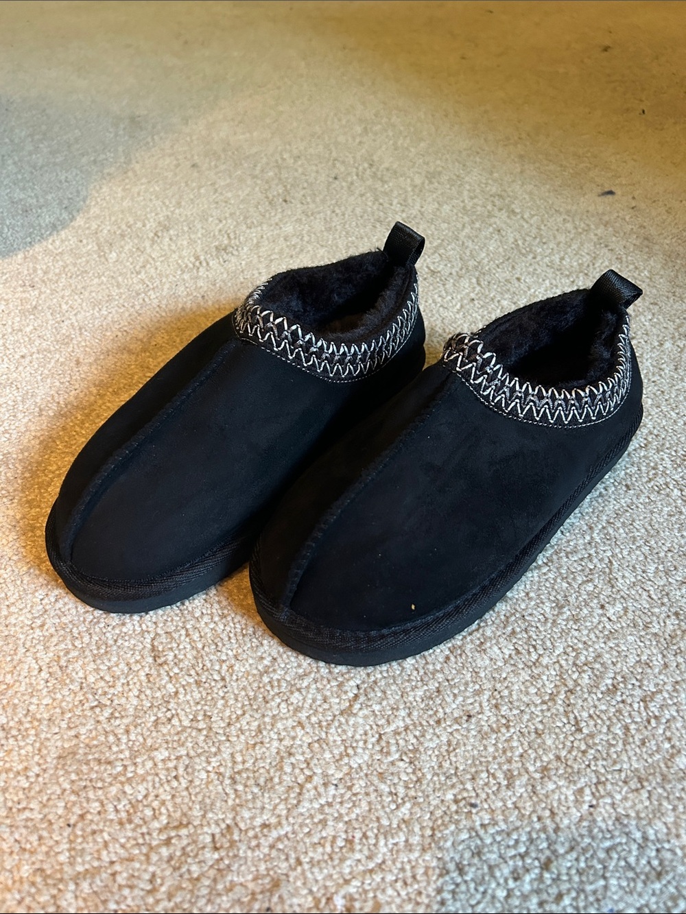 Off Brand Black Slip-On Fleece Lined Casual Slippers
